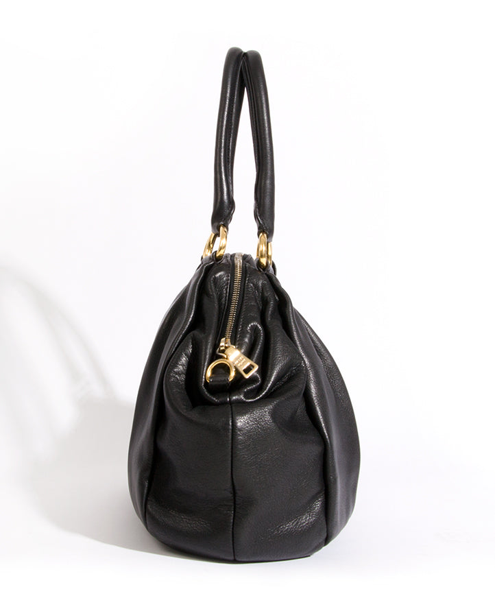 koop veilig online tweedehands designer vintage Prada zwarte top handle bag voor de beste prijs