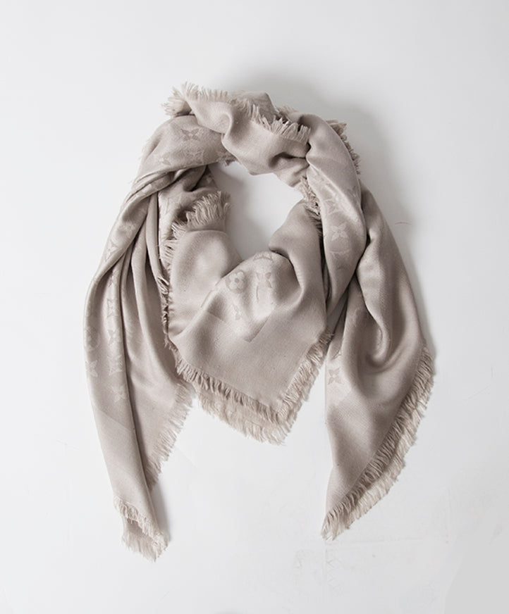 Louis Vuitton Beige Monogram Scarf secondhand safe online shopping webshop Antwerp Belgium LabelLOV authentic fashion accessories luxury brands labels designers