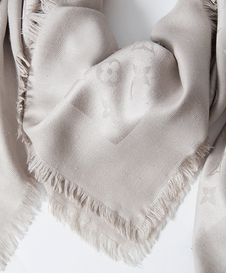 Louis Vuitton Beige Monogram Scarf authentiek veilig online shoppen webshop Antwerpen België LabelLOV luxe designer merken merktassen accessoires mode