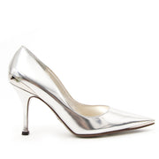 Authentieke Dolce & Gabbana Silver pumps voor de juiste prijs bij LabelLOV vintage webshop. Valentino Garavani Patent Burgundy pumps with bow. Veilig online winkelen. Luxe, vintage, mode. Antwerpen, België.