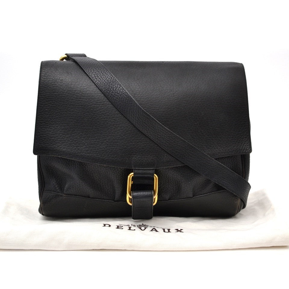 Vintage Delvaux shoulder bag for the best price at Labellov webshop. Safe and secure online shopping with 100% authenticity. Vintage Delvaux sac à epaule pour le meilleur prix.