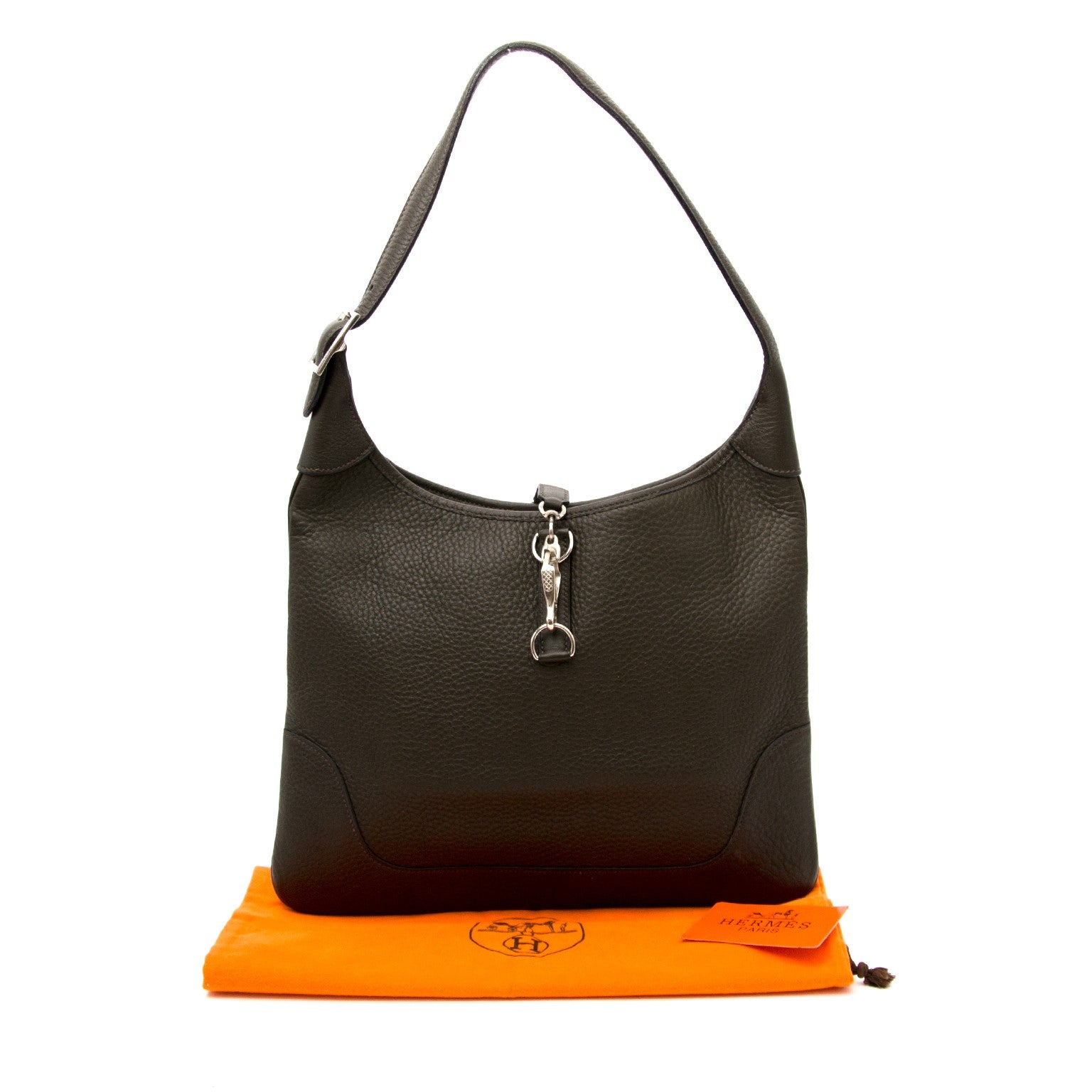 Vintage Hermès Trim bag for the best price at Labellov webshop. Safe and secure online shopping with 100% authenticity. Vintage Hermès Trim sac à epaule pour le meilleur prix.
