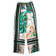 Buy an authentic secondhand Pucci pantalons at the right price at LabelLOV vintage webshop. Safe and secure online shopping.