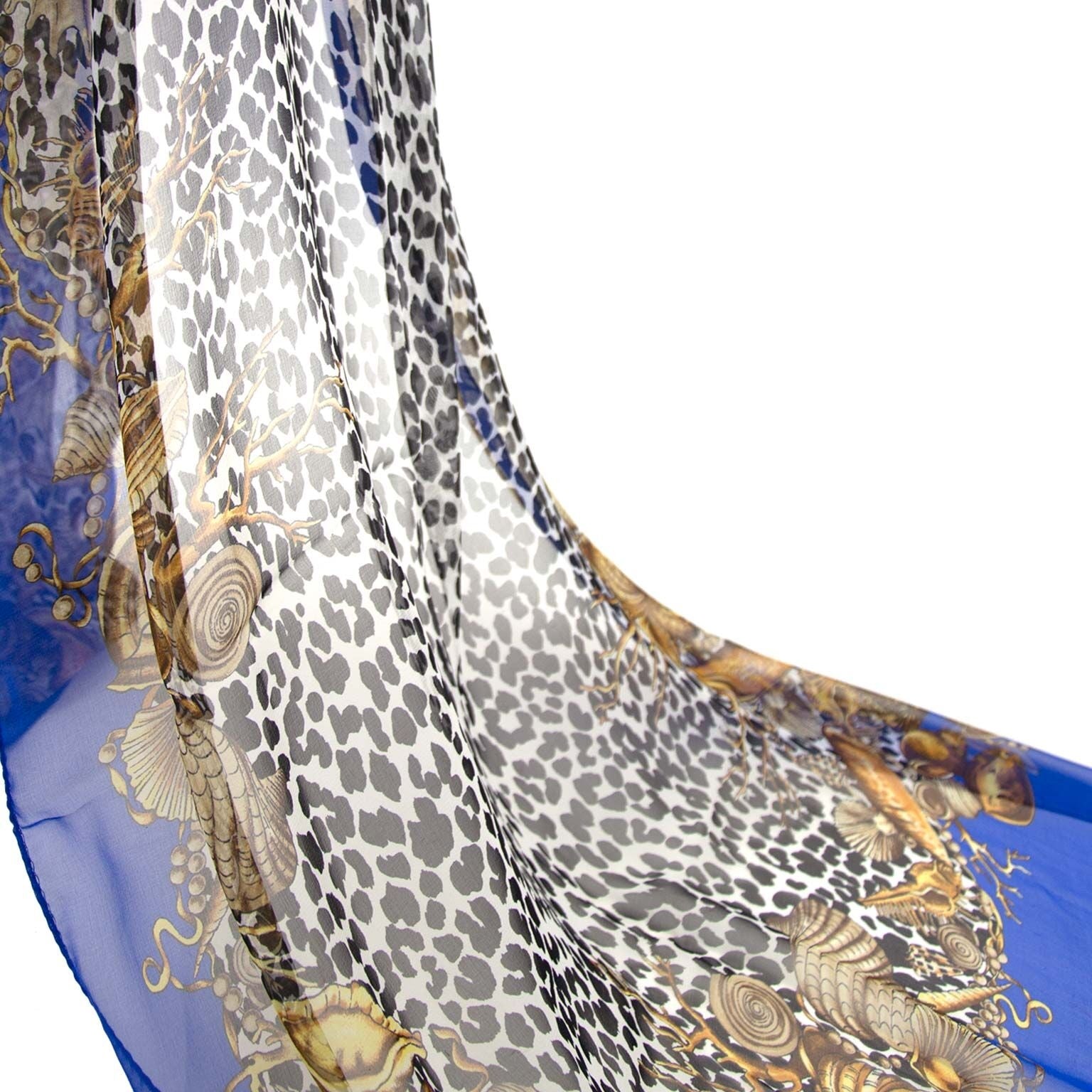 buy secondhand versace items at labellov.com