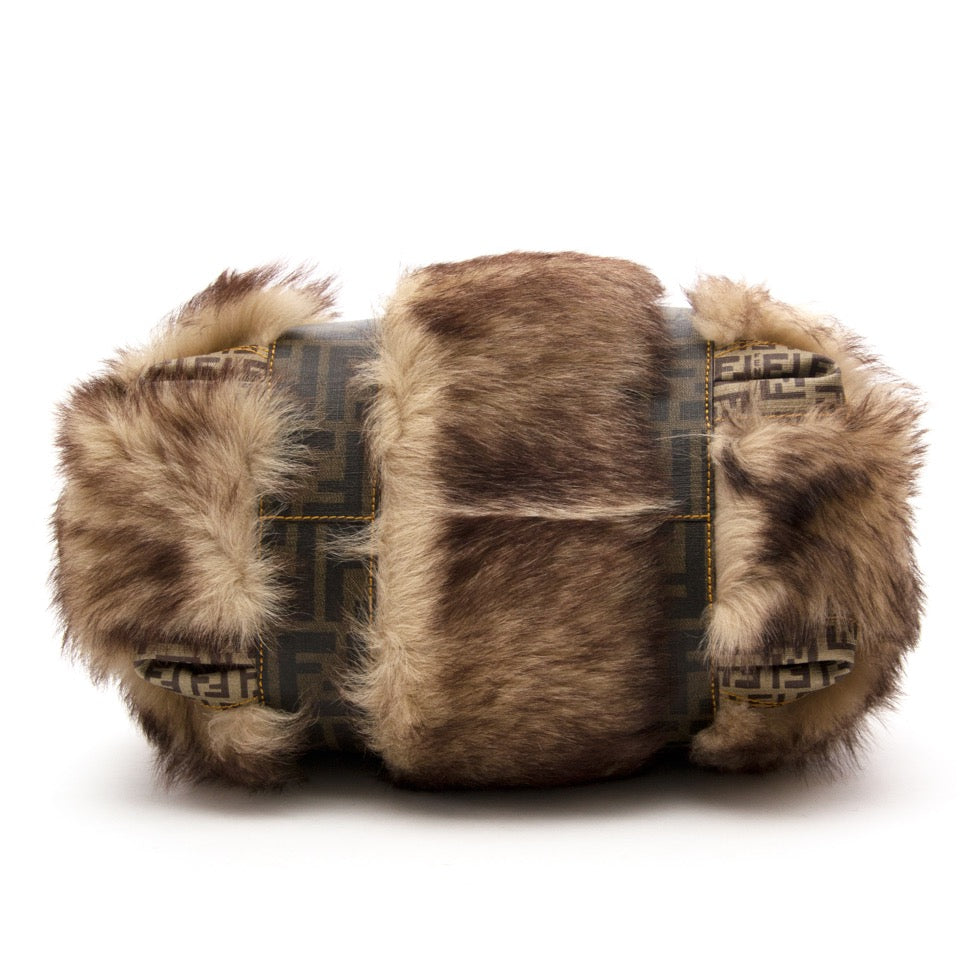 Buy your Fendi Furry Shoulder Bag for the best price on labellov designer vintage