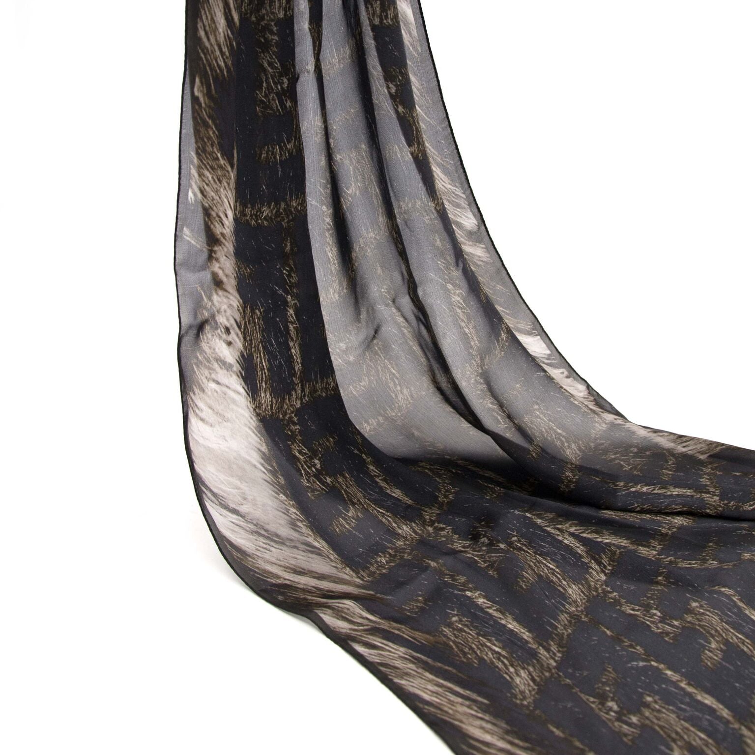 Prachtige sjaal van Fendi nu te koop op labellov.com