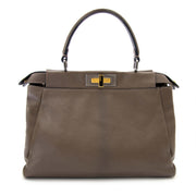 acheter en ligne chez labellov.com pour le meilleur prix fendi peekaboo taupe