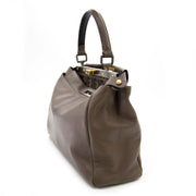 op zoek naar een fendi peekaboo? Shop online bij labellov.com tegen de beste prijs en vind de perfecte designer handtas
