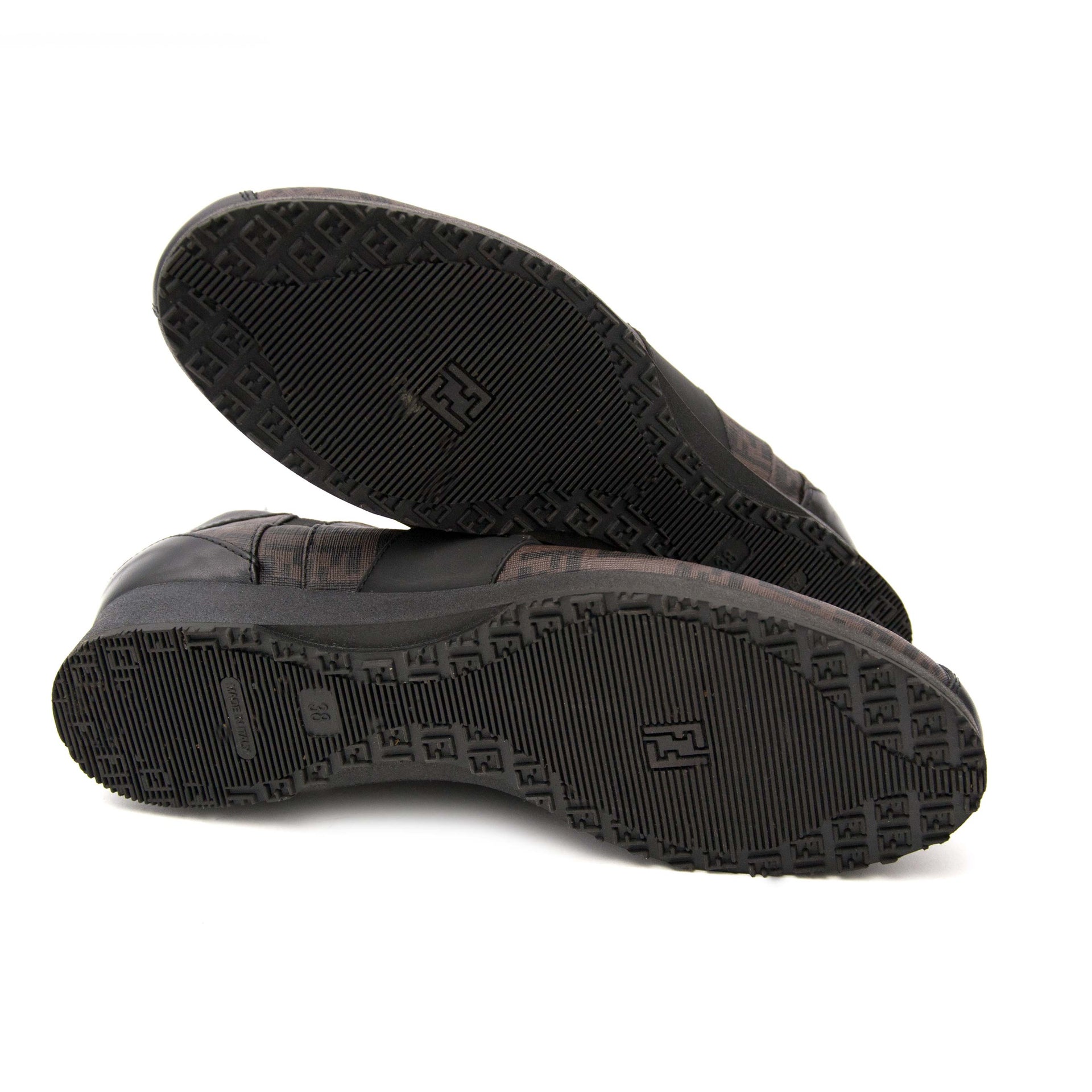 looking for secondhand best price 100ù authentic Fendi Monogram Sneakers