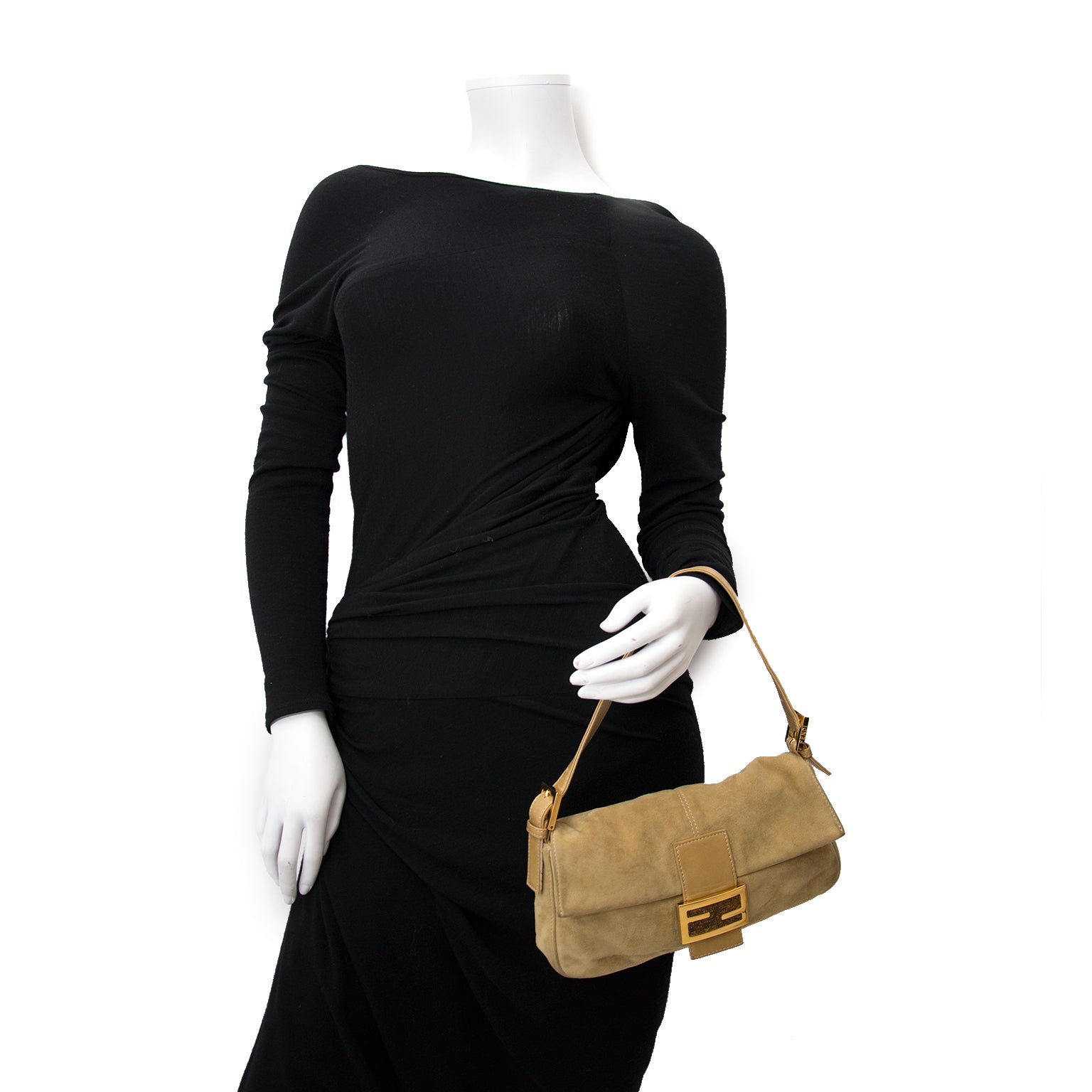 Fendi Gold Suede Baguette Bag kopen en verkopen met vertrouwen bij Labellov
