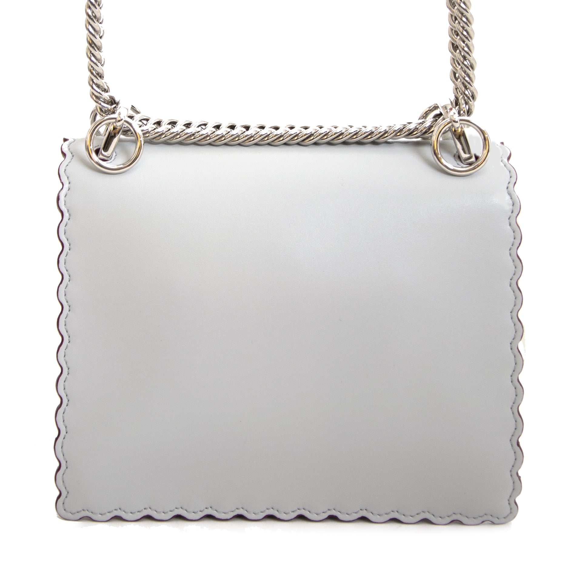 Fendi Small Kan I Pearl Grey Leather Crossbody Bag. Buy authentic secondhand Fendi crossbody bags now at Labellov vintage webshop for the lowest price. Koop authentieke tweedehands Fendi crossbody tassen bij labellov vintage mode webshop.