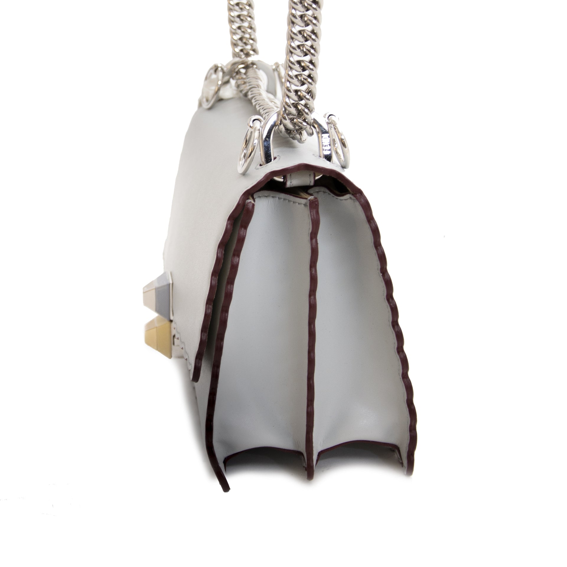 Fendi Small Kan I Pearl Grey Leather Crossbody Bag. Buy authentic secondhand Fendi crossbody bags now at Labellov vintage webshop for the lowest price. Koop authentieke tweedehands Fendi crossbody tassen bij labellov vintage mode webshop.