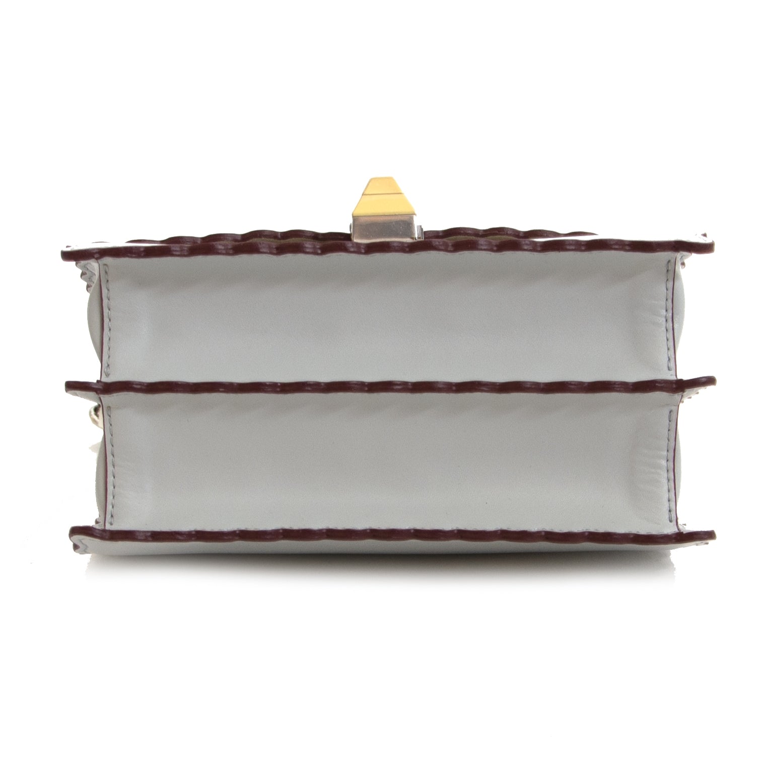 Fendi Small Kan I Pearl Grey Leather Crossbody Bag. Buy authentic secondhand Fendi crossbody bags now at Labellov vintage webshop for the lowest price. Koop authentieke tweedehands Fendi crossbody tassen bij labellov vintage mode webshop.