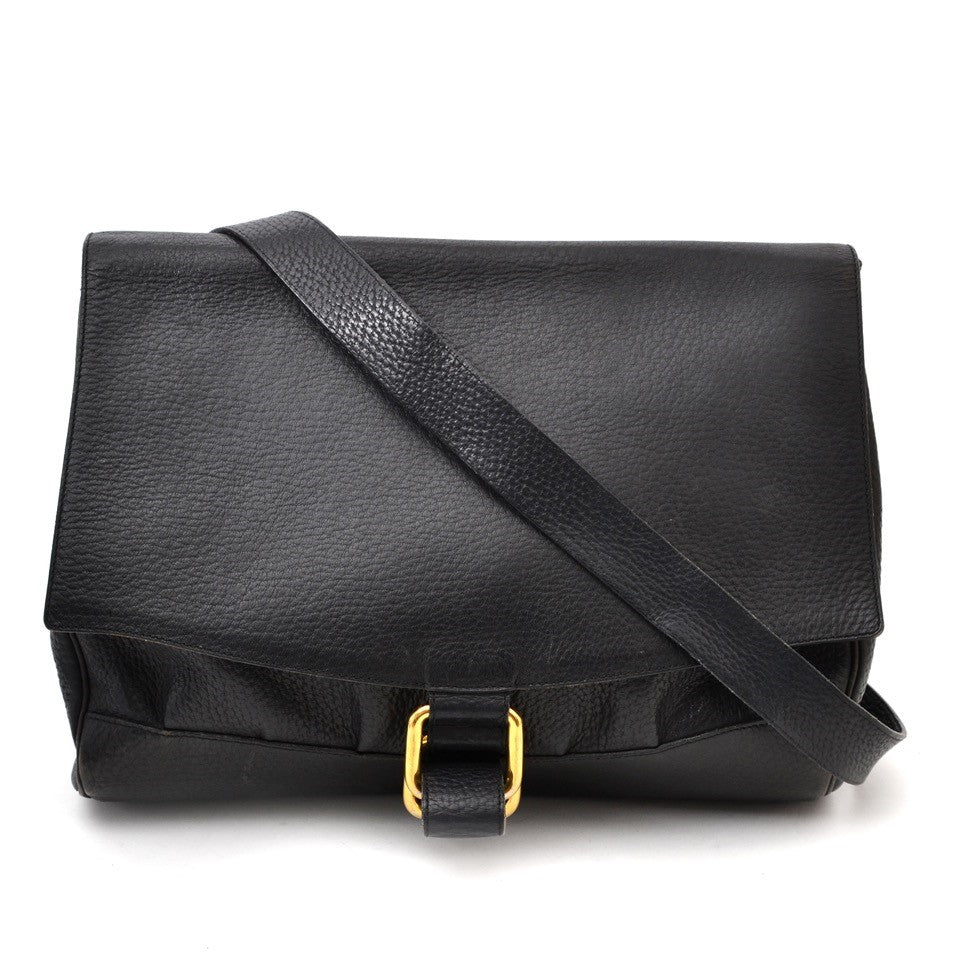 Vintage Delvaux crossbody bag for the best price at Labellov webshop. Safe and secure online shopping with 100% authenticity. Vintage Delvaux crossbody bag pour le meilleur prix.