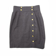 Vintage Chanel woolen skirt for the best price at Labellov webshop. Safe and secure online shopping with 100% authenticity. Vintage Chanel laine jupe pour le meilleur prix.