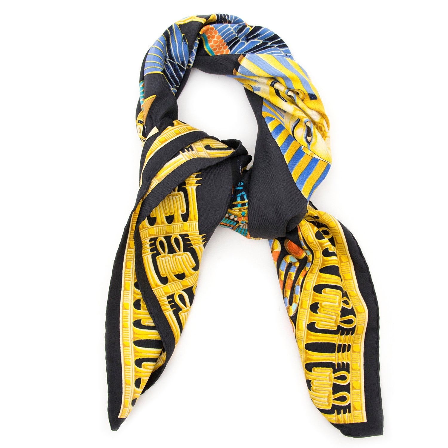 Vintage Hermès Carré Tutankhamun scarf for the best price at Labellov webshop. Safe and secure online shopping with 100% authenticity. Vintage Hermès Carré Tutankhamun foulard pour le meilleur prix.