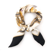 Vintage Hermès scarf for the best price at Labellov webshop. Safe and secure online shopping with 100% authenticity. Vintage Hermès foulard pour le meilleur prix.
