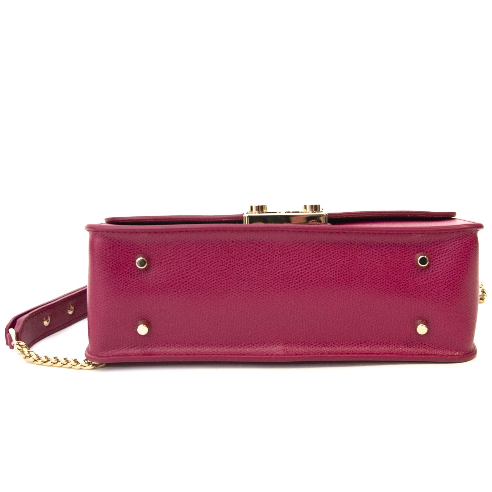 Koop een schoudertas van Furla bij LabelLOV, shop veilig en betrouwbaar online.