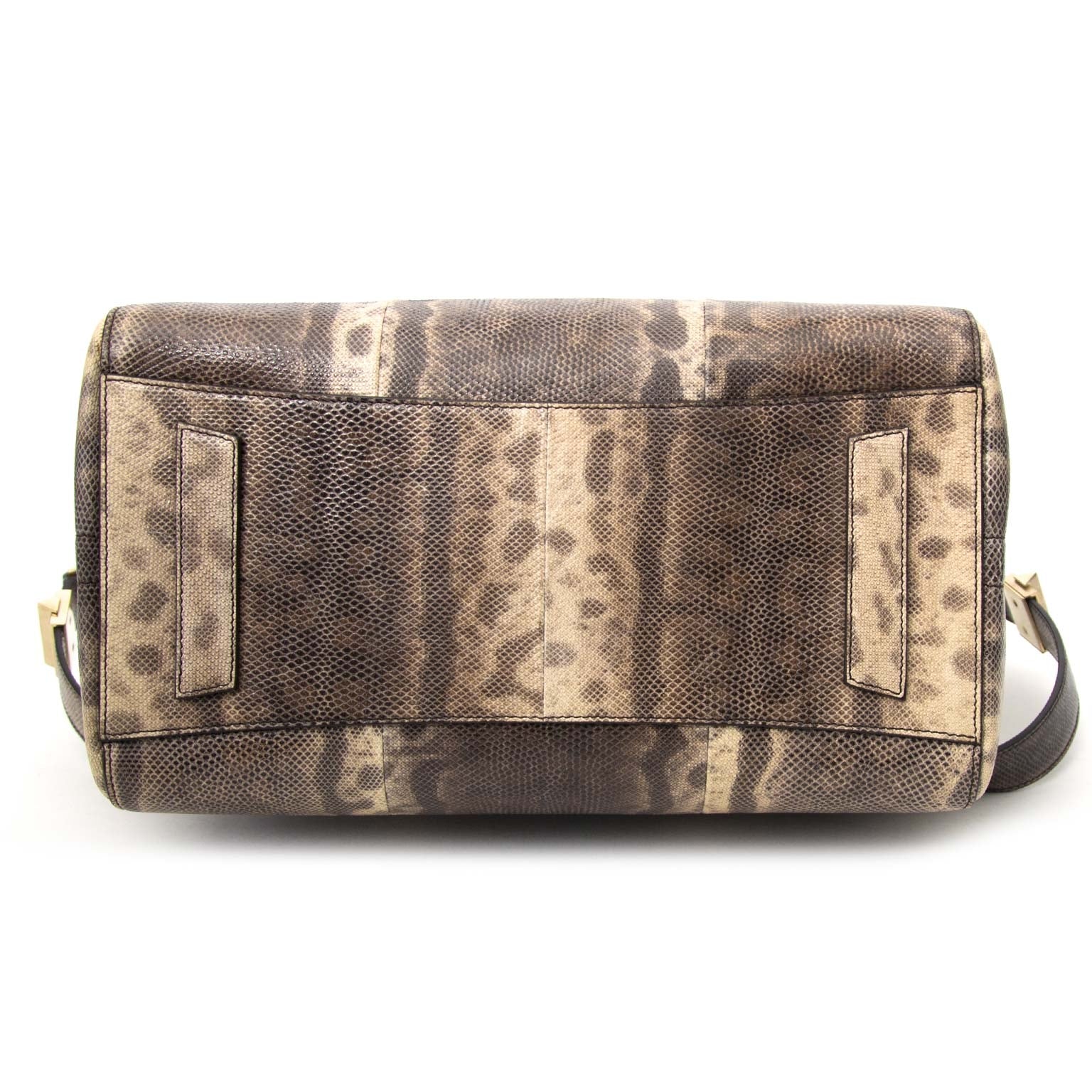 Achetez votre sac à main de Givenchy chez Labellov à Anvers en Belgique.