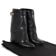 Givenchy Black Shark Lock Boots achetez secur en ligne chez Labellov vintage à Anvers, Belgique