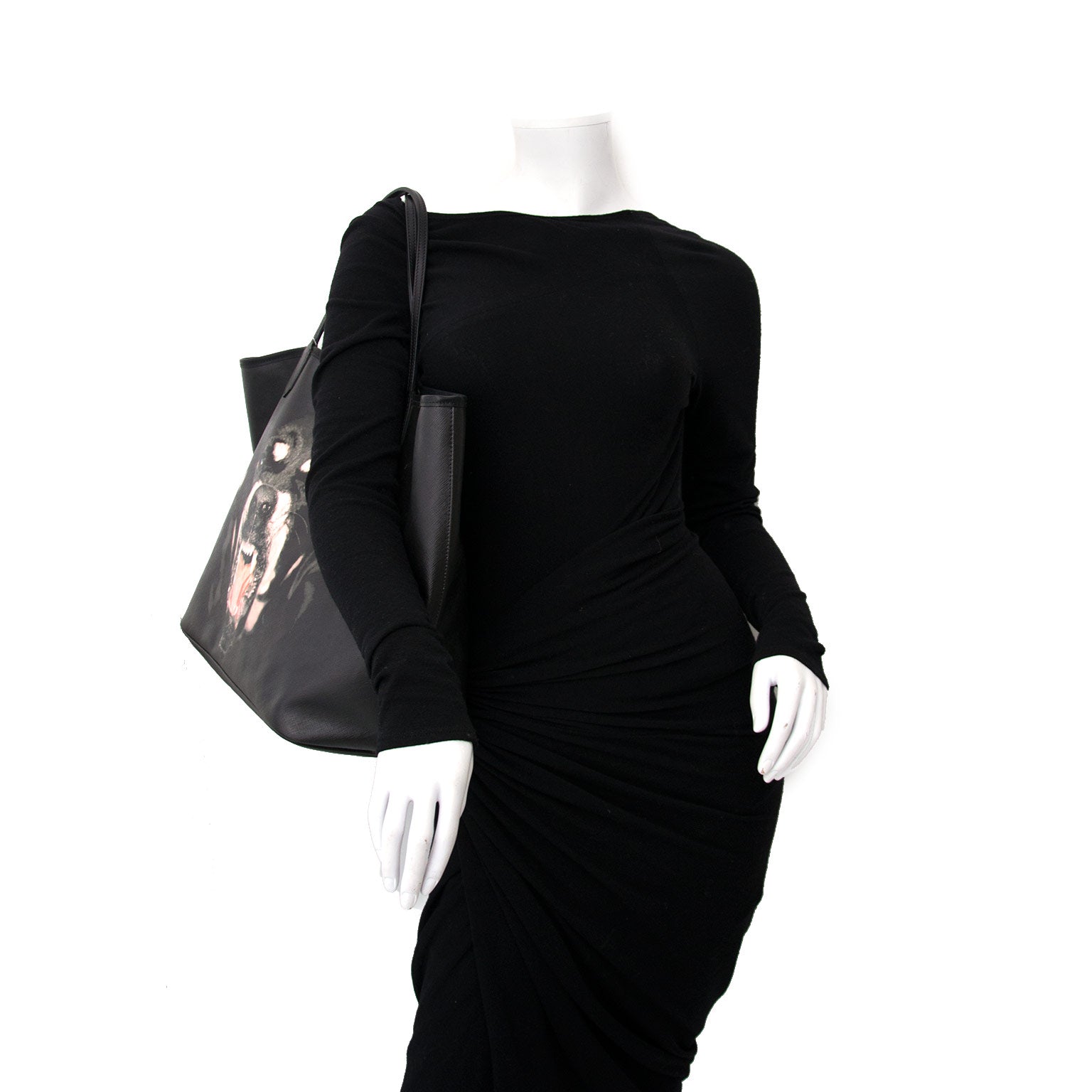 We buy and sell your secondhand designer handbags such as Givenchy Rottweiler Antigona Shopping Tote