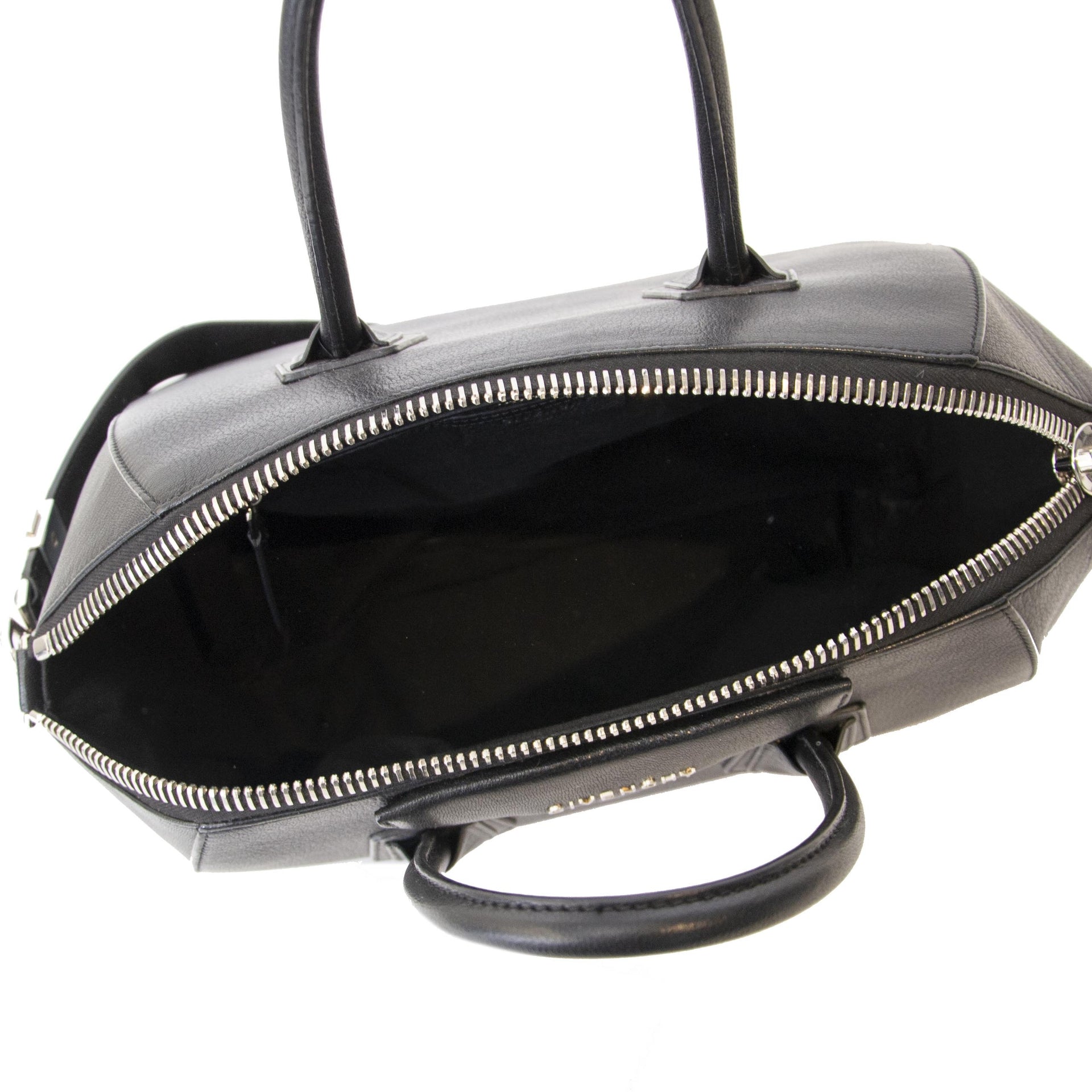 Authentieke tweedehands vintage Givenchy Antigona Medium Top Handle Bag koop online webshop LabelLOV