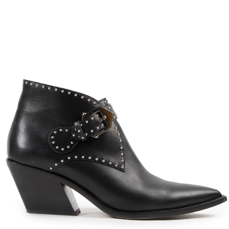 Authentieke Tweedehands Givenchy Black Studded Leather Ankle Boots - Size 39 juiste prijs veilig online shoppen luxe merken webshop winkelen Antwerpen België mode fashion