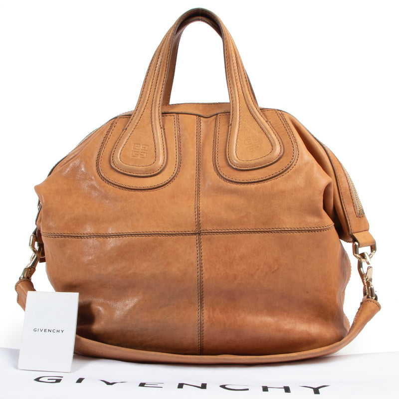 Achetez en ligne second main ce sac Givenchy camel nightingale chez Labellov.com.