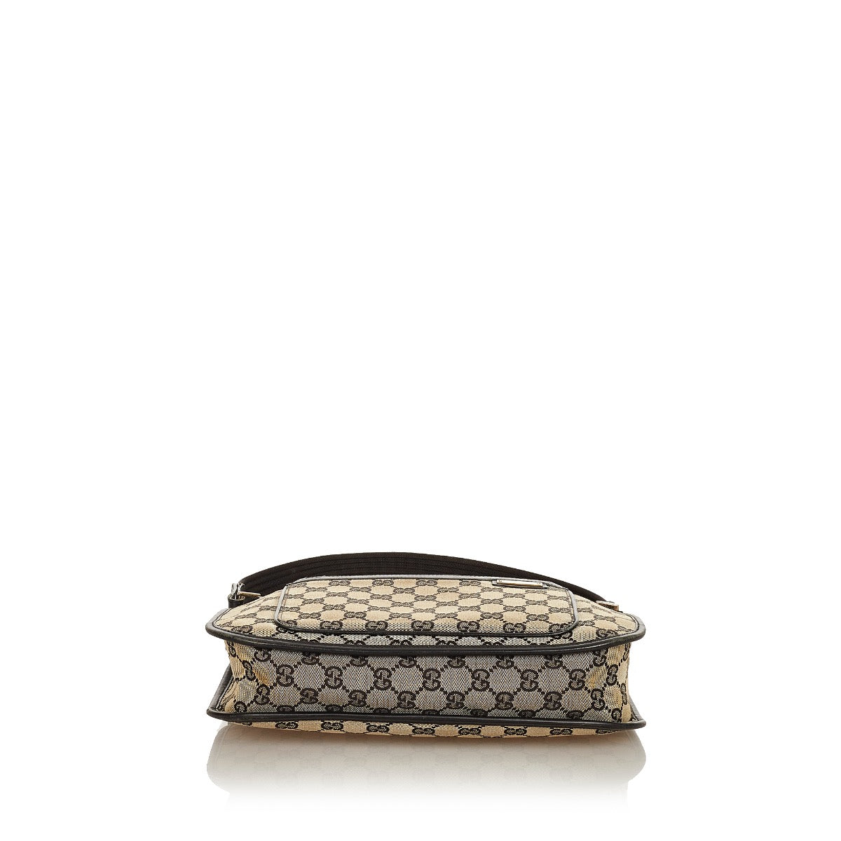 Buy an authentic second hand Gucci GG Canvas Shoulder Bag in very good condition at Labellov