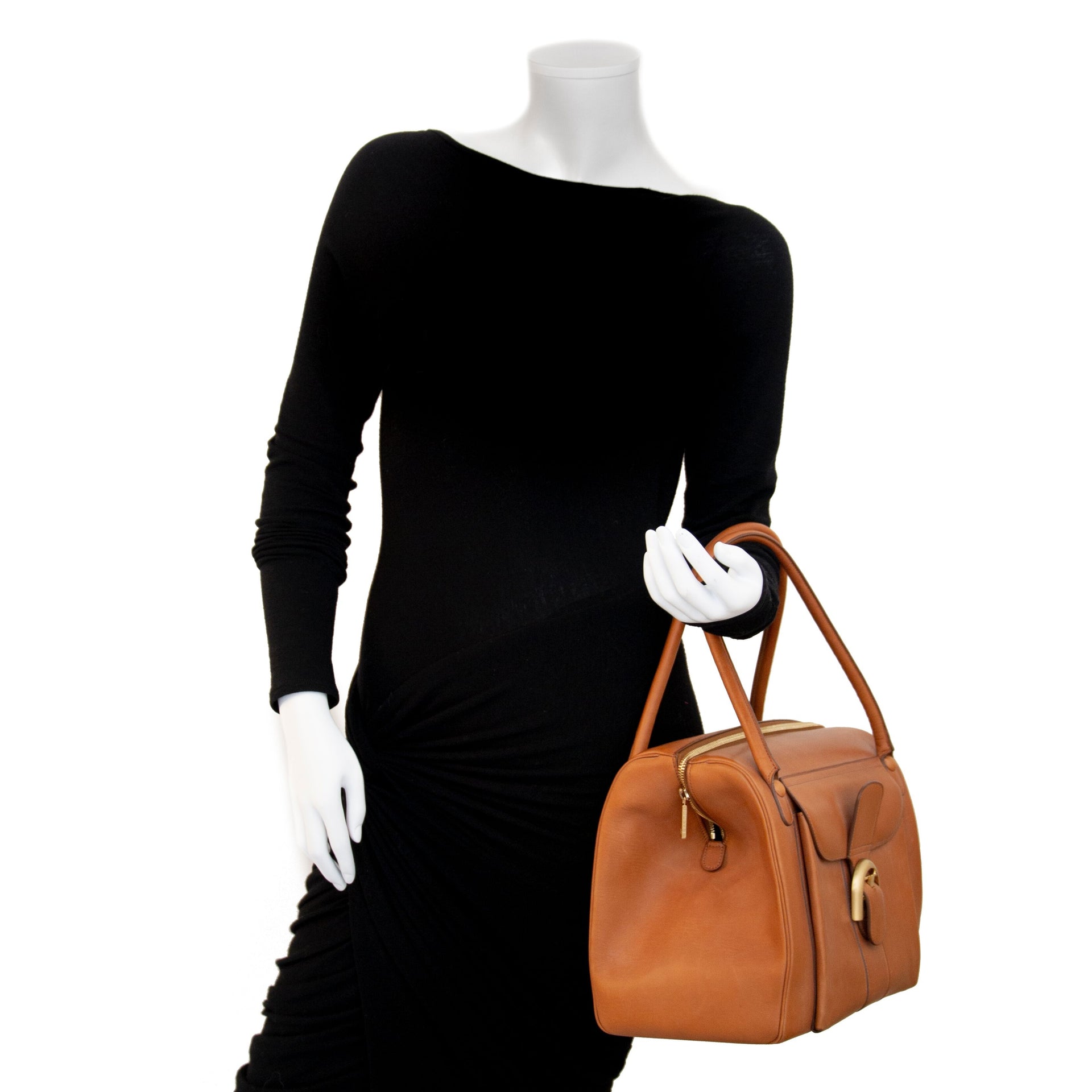 Delvaux 12H in a very good preloved condition.