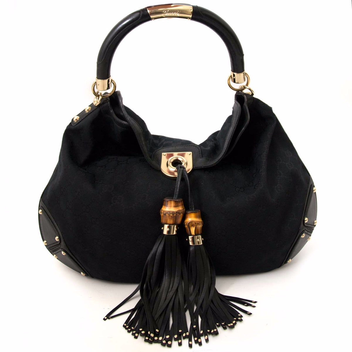 Buy an authentic second hand Gucci Black Indy Shoulder Bag in very good condition at Labellov
