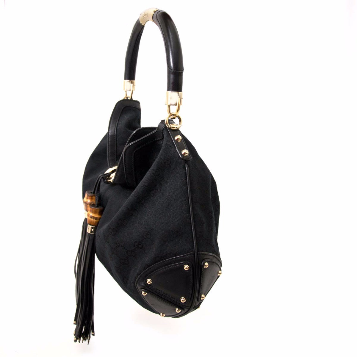 Buy an authentic second hand Gucci Black Indy Shoulder Bag in very good condition at Labellov