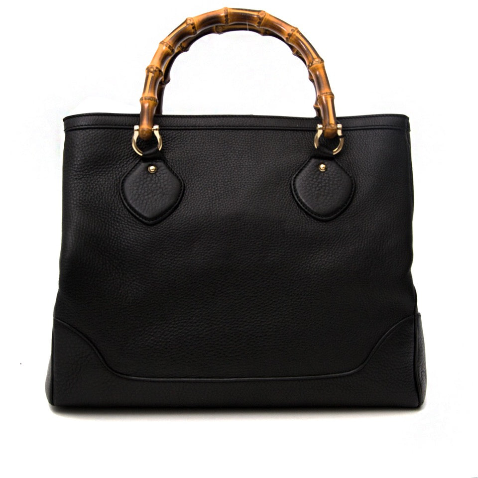 Gucci Medium 'Diana' Bag in black leather for the best price on Labellov.com secondhand online designer store