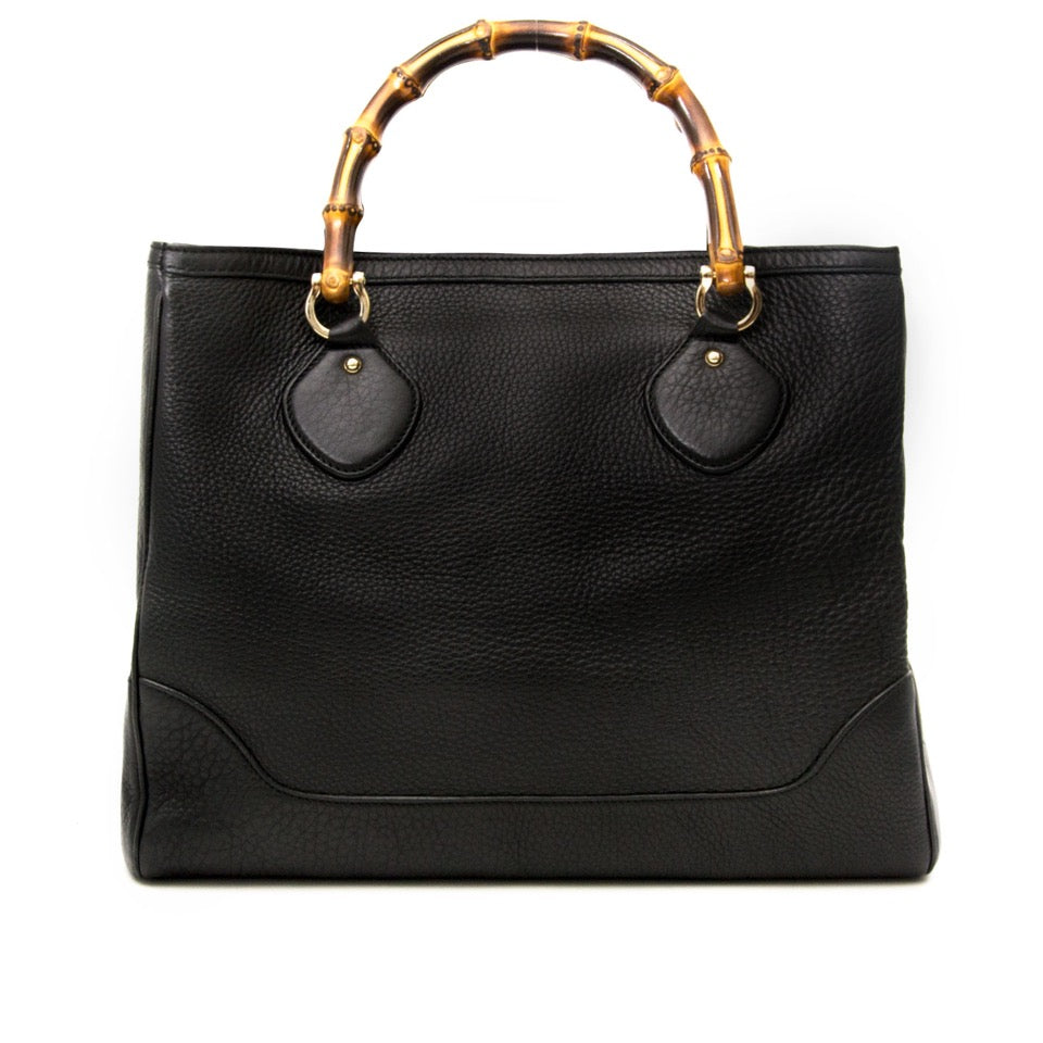 Worldwide shipping on designer handbags such as Gucci Medium 'Diana' Bag online at Labellov
