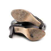 Buy and sell your preloved designer shoes for the best rates online at Labellov luxury