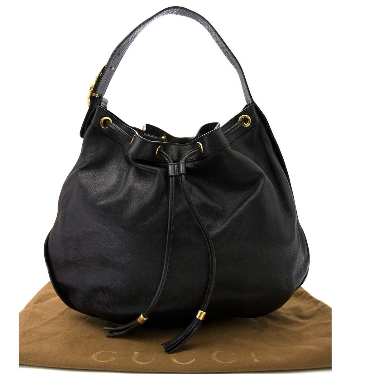 Want to buy authentic secondhand Gucci bags ? buy and sell at labellov, world wide shipping.