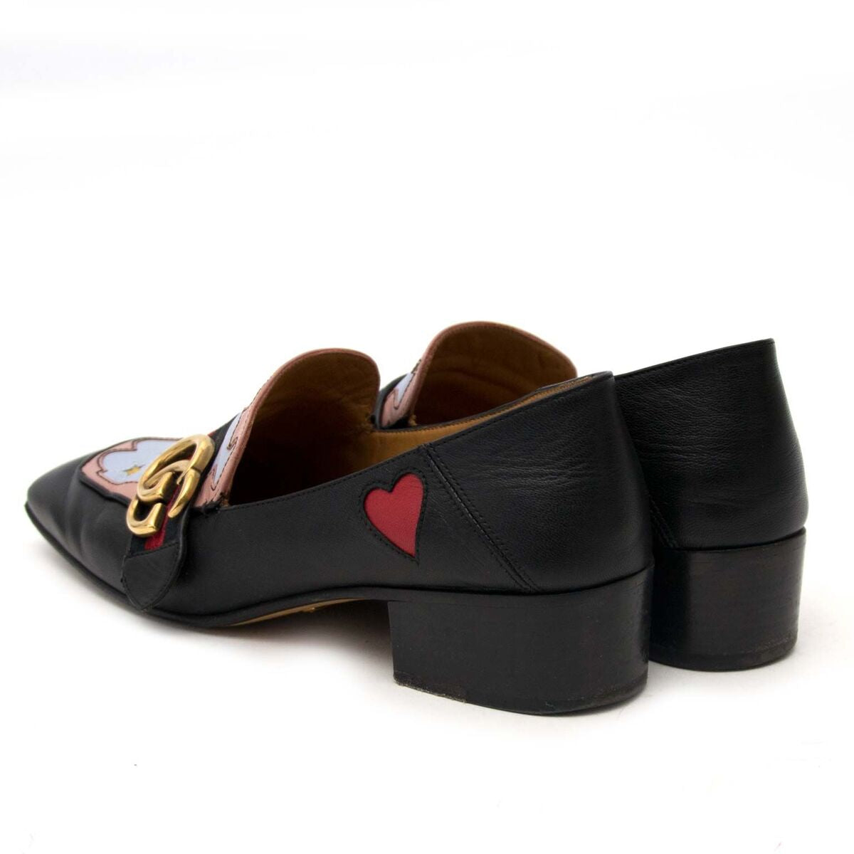 Achetez un authentique Gucci Marmont chaussures pour le bon prix chez LabelLOV.