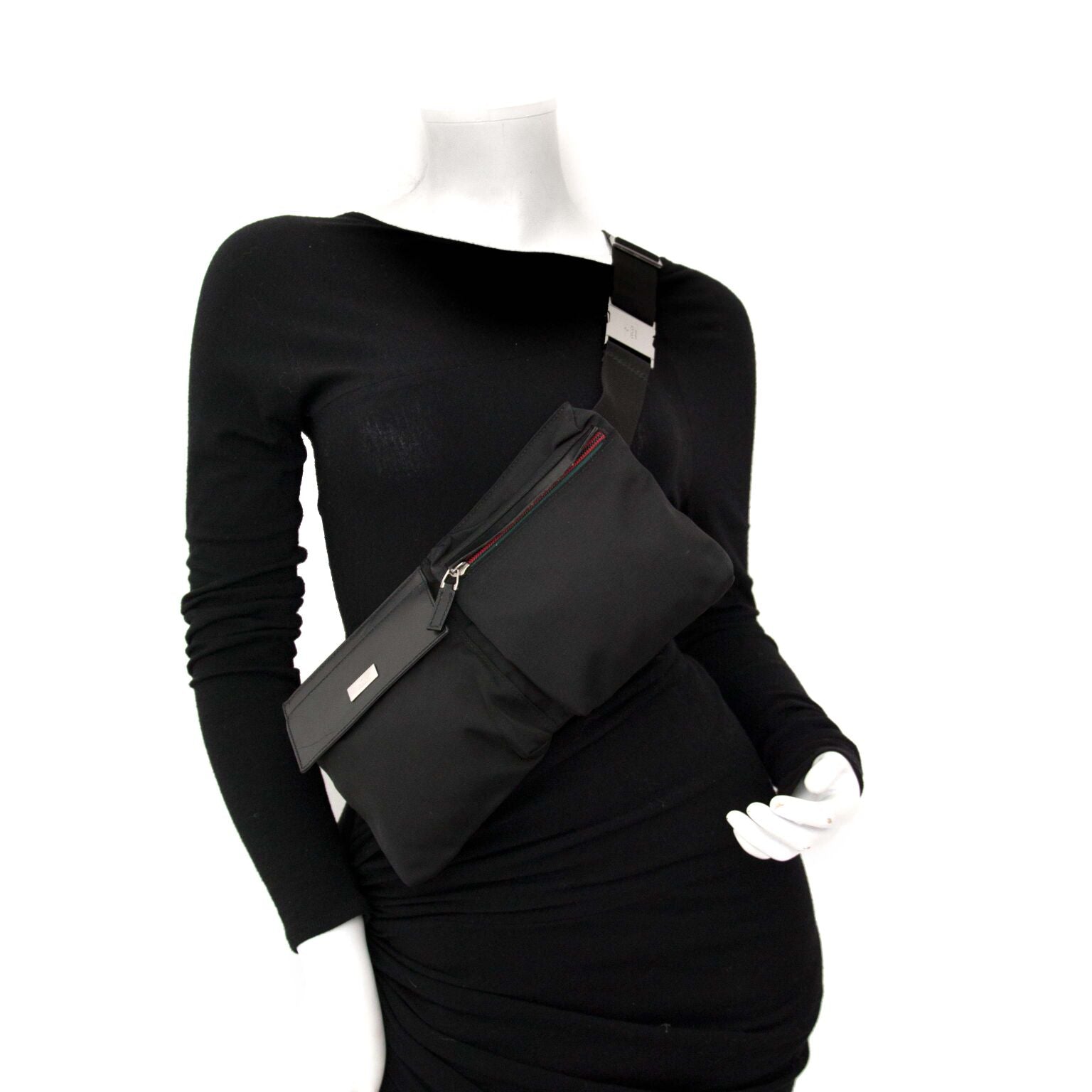 Shop veilig tweedehands op Labellov.com