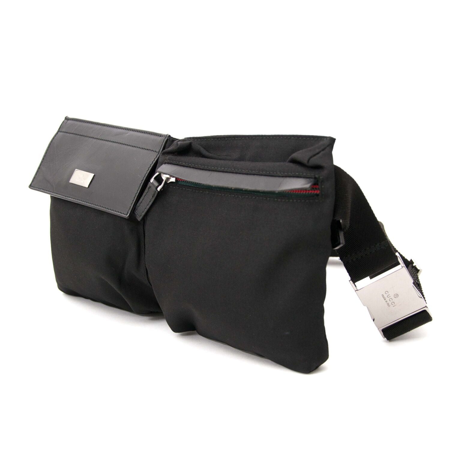 Buy safe secondhanded at labellov.com