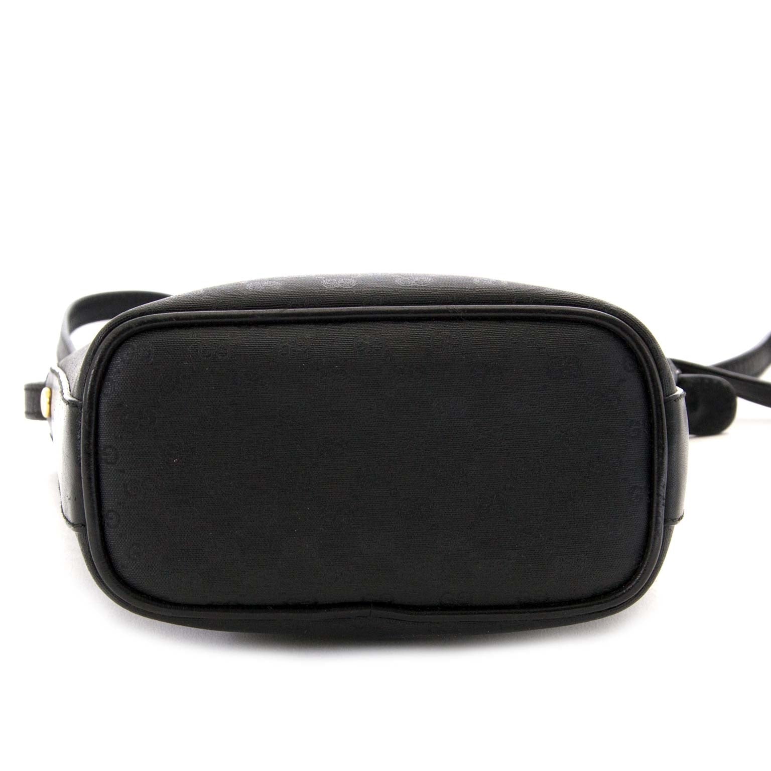 achetez en ligne seconde main Gucci Black Monogram Crossbody Bag chez labellov anvers