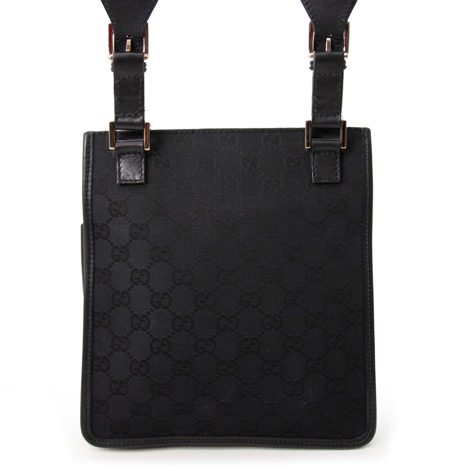 Beautiful unique Black Gucci Pochette, now safe online for sale on Labellov.com