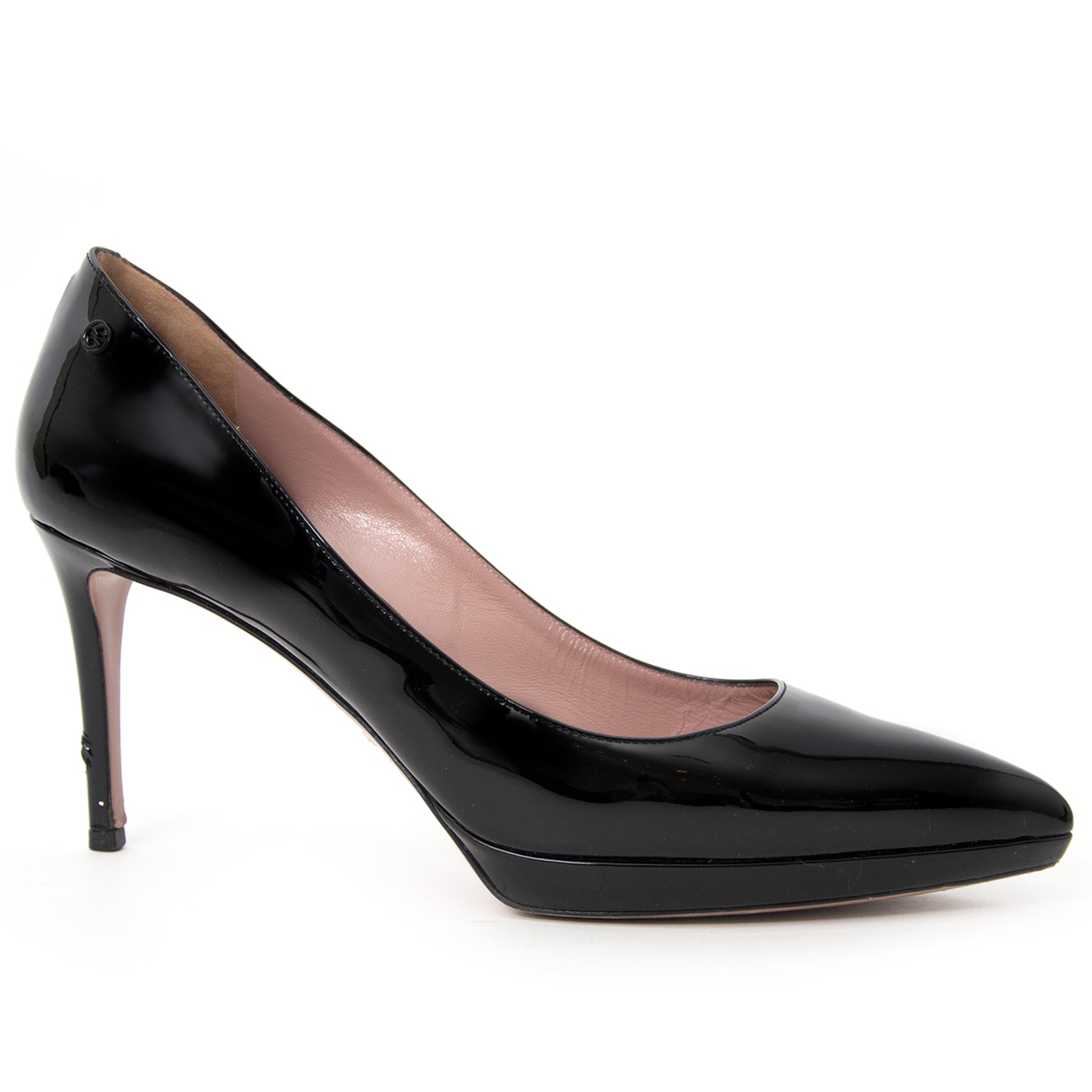 Gucci Black Patent Pumps now online at labellov.com buy them for the best price