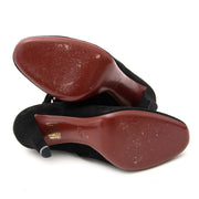 Achetez un authentique Gucci chaussons pour le bon prix chez LabelLOV.