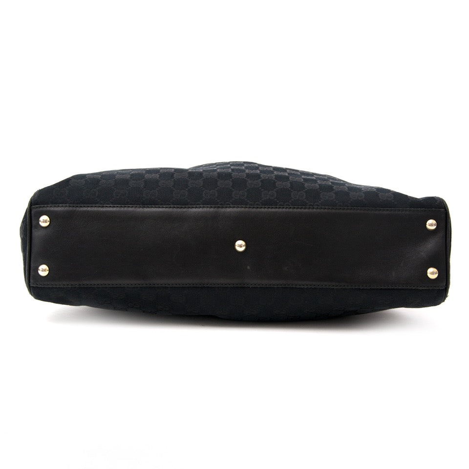 Op zoek naar een designer handtas? Koop uw Gucci Black Monogram Peggy Tote Bag bij Labellov