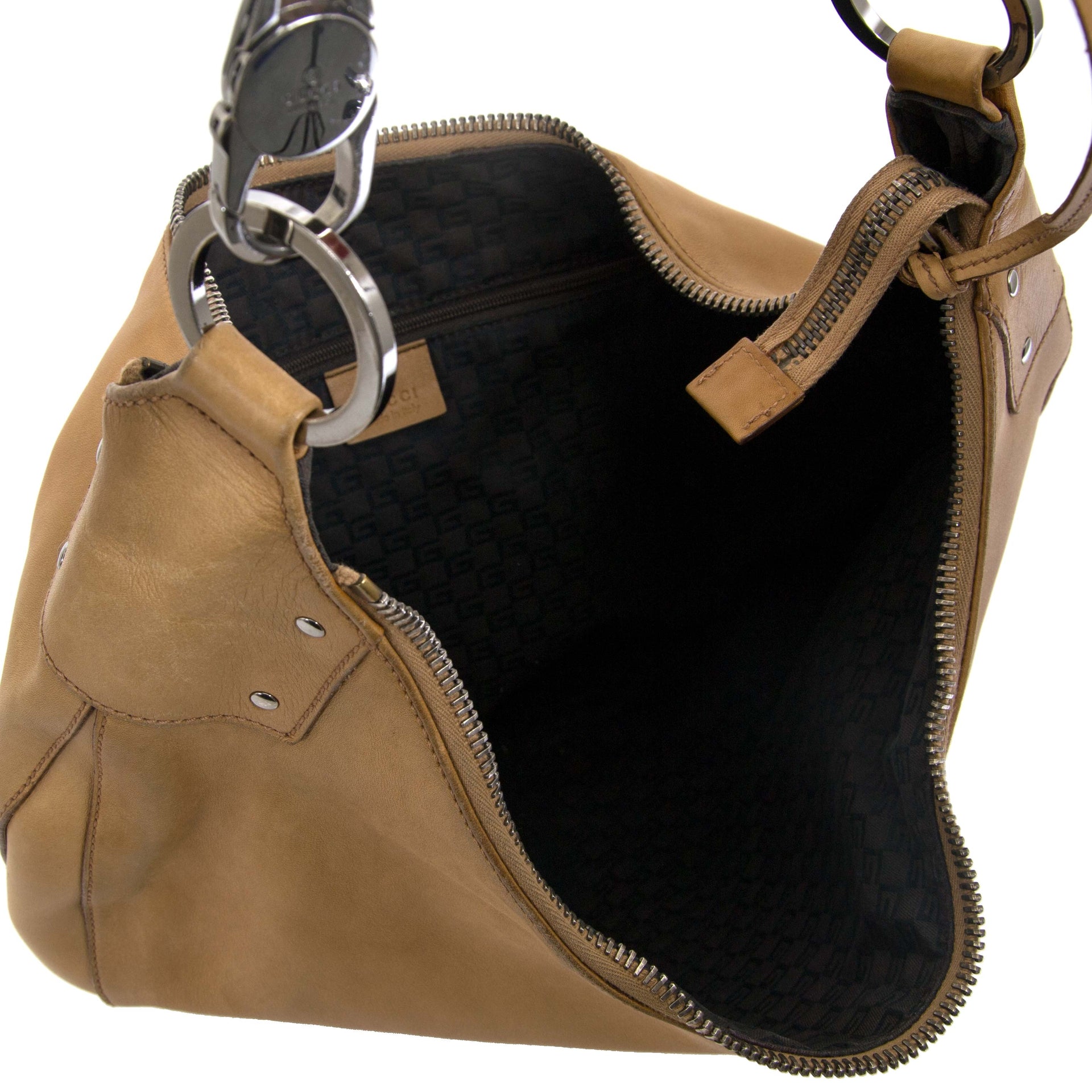 achetez et vendez seconde main Gucci Camel Leather Half Moon Hobo Bag chez labellov vintage shop en ligne
