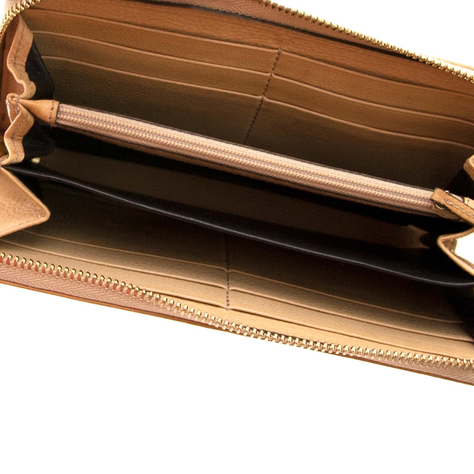 Gucci brown leather wallet now online at Labellov