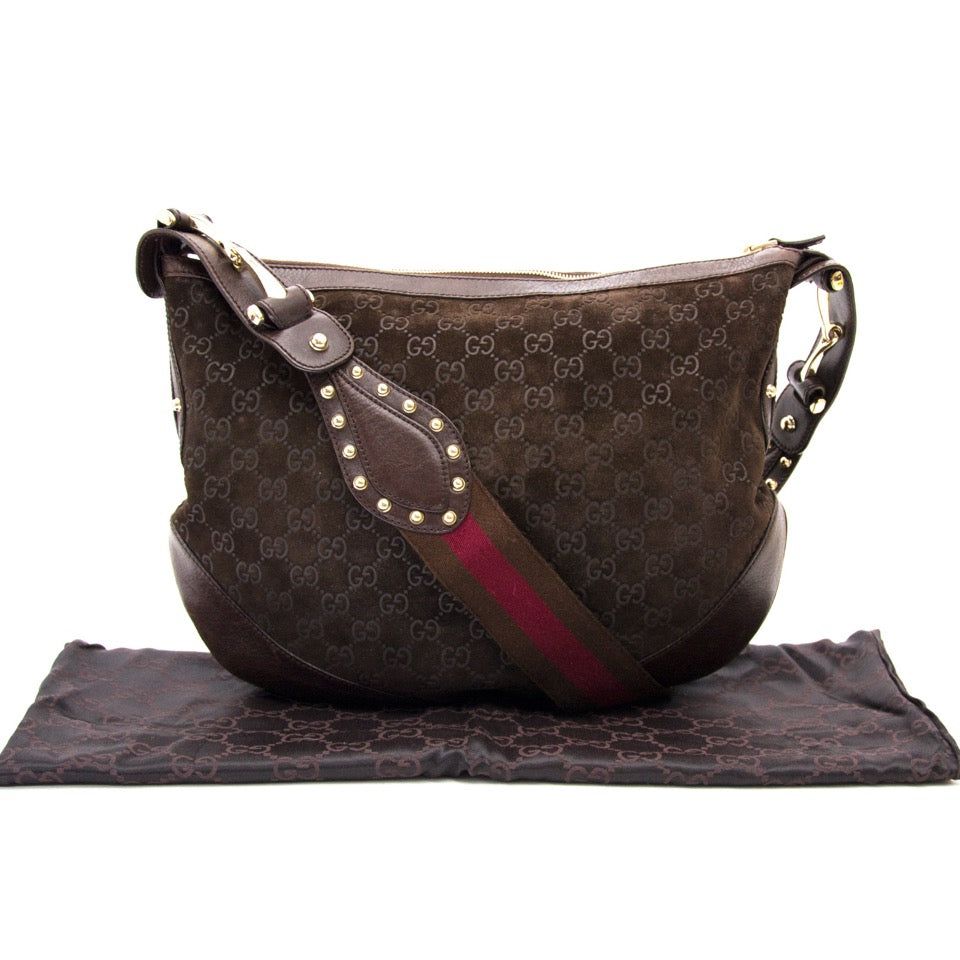 Vintage Gucci GG Monogram Shoulder Bag for the best price at Labellov webshop. Safe and secure online shopping with 100% authenticity. Vintage Gucci GG Monogram sac à epaule pour le meilleur prix.