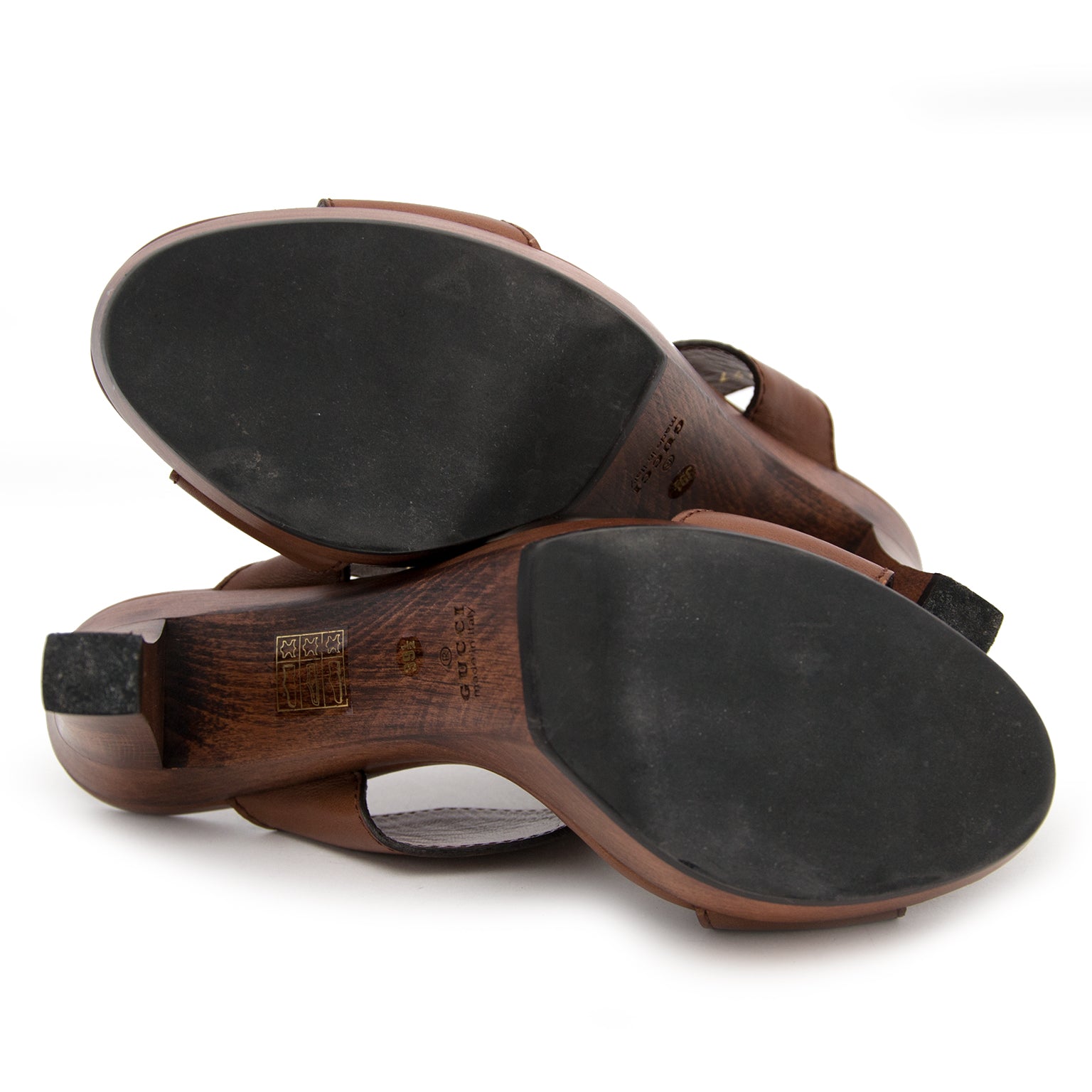 Koop authentieke Gucci Brown Wood Heels size 39,5 aan de juiste prijs bij Labellov