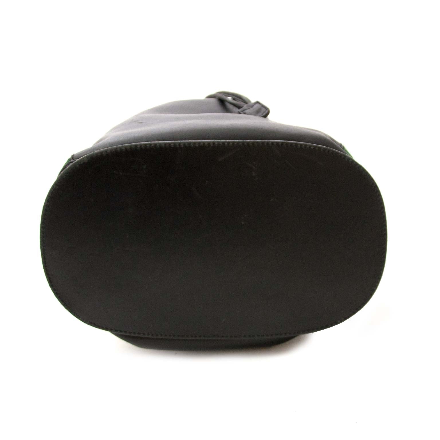 koop veilig online tegen de beste prijs Gucci Black Vintage Web Bucket Bag