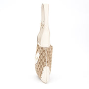 Authentieke Gucci Monogram Schoudertas met wit accent voor juiste prijs bij LabelLOV vintage webshop. Gucci Monogram Shoulder bag with white trim and gold buckle. Veilig online winkelen. Luxe, vintage, mode. Antwerpen, België.
